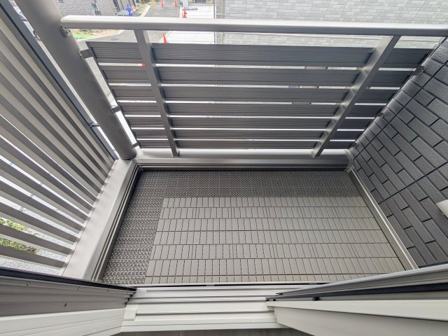 Village EstCのバルコニー