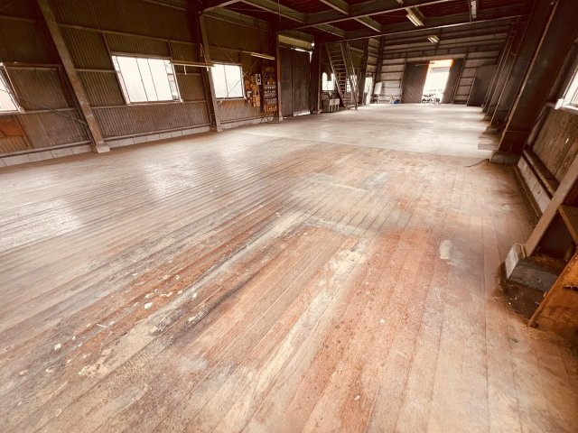 石橋倉庫の内装