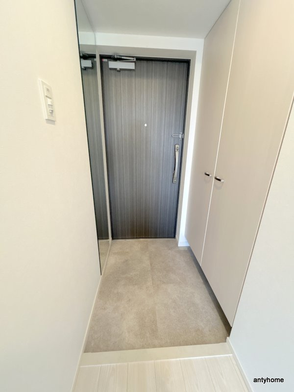 スプランディッドライズ新大阪ノース　仲介手数料無料の玄関