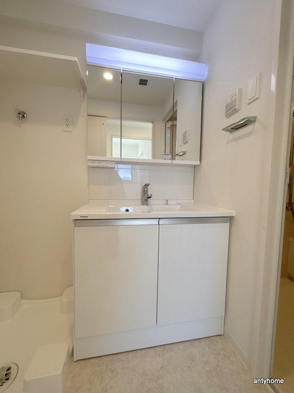 スプランディッドライズ新大阪ノース　仲介手数料無料の洗面所