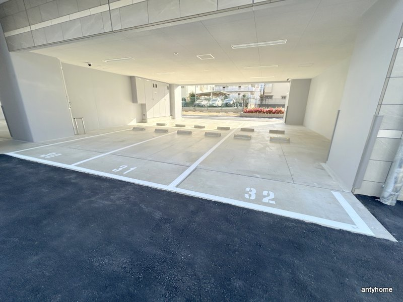 スプランディッドライズ新大阪ノース　仲介手数料無料の駐車場