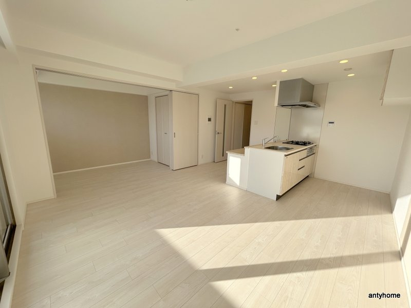 スプランディッドライズ新大阪ノース　仲介手数料無料の居間・リビング