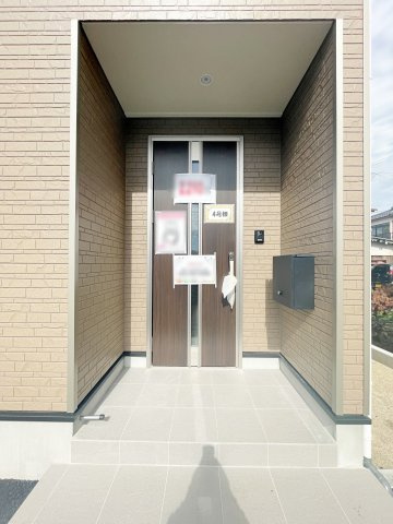 新築戸建・建売　福島市松川町木曽内裡　CRADLE GARDEN　全4棟の玄関|奥行きがあるので雨が降っても開閉に心配ありません！