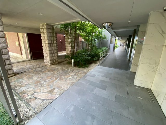 セントアイナ藤が丘のエントランス