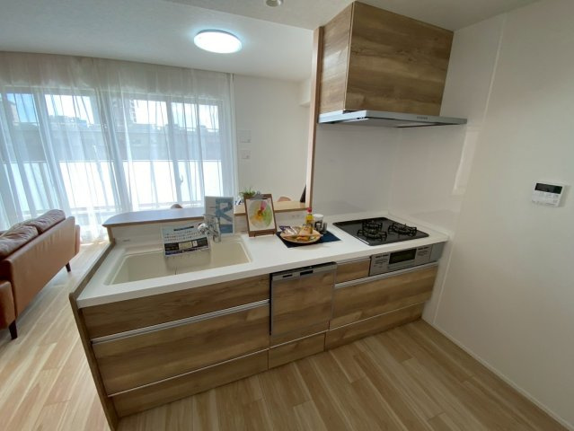 セントアイナ藤が丘のキッチン|キッチンでお料理を作る家族と楽しい会話がでるリビング♪