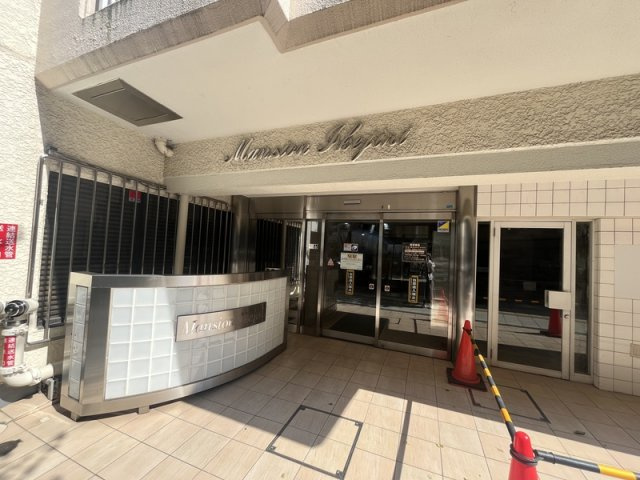 マンション池尻のエントランス
