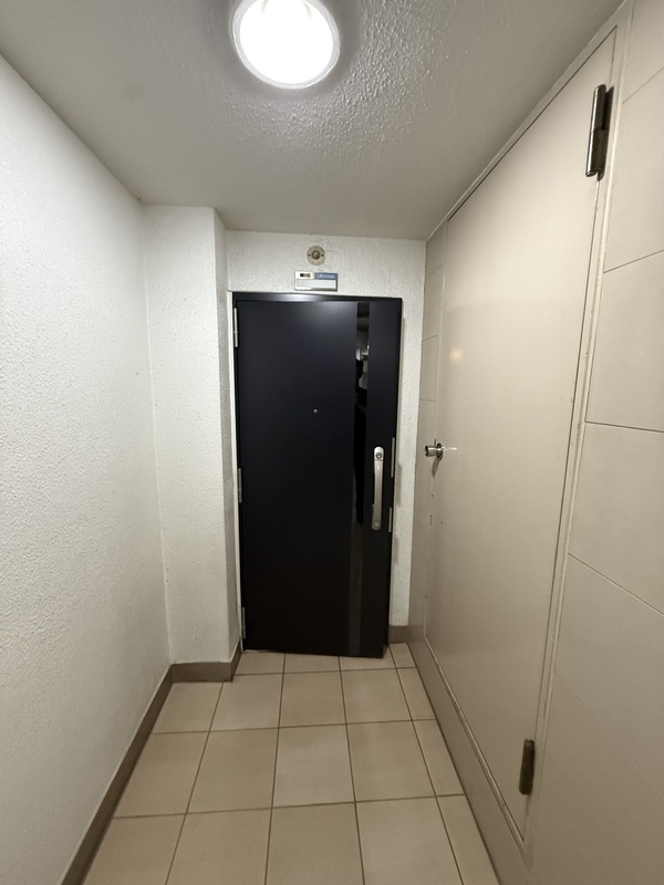 マンション池尻の玄関