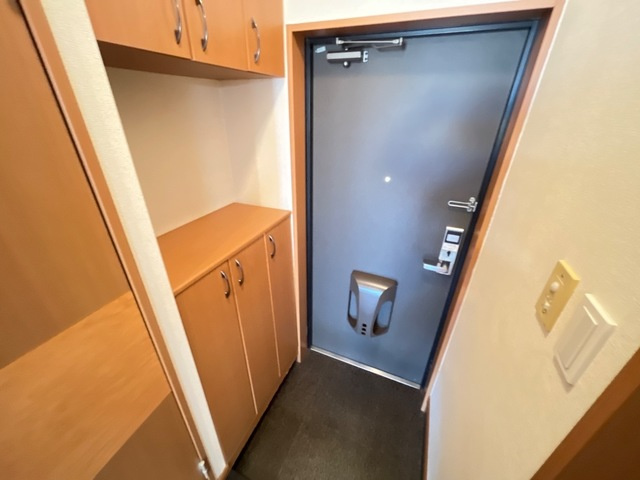 熊本市北区龍田陳内２丁目のアパートの玄関