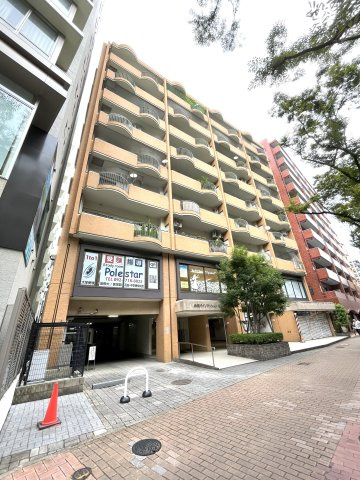 赤坂パインマンションの外観