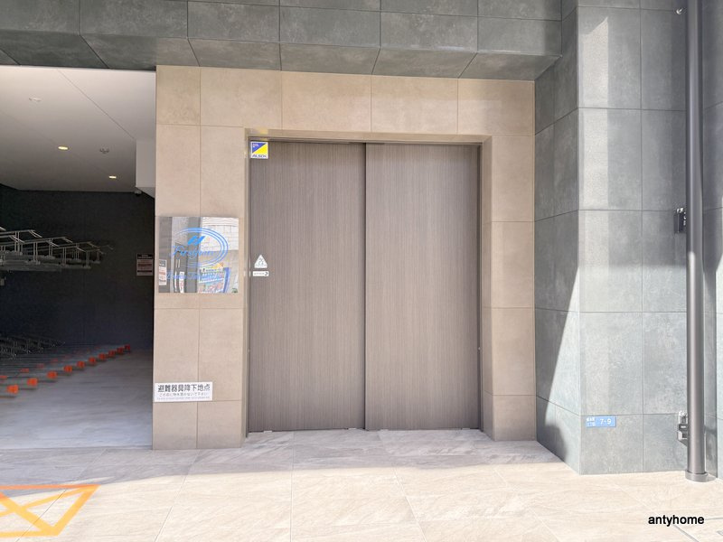 ファーストフィオーレ江坂垂水町Ⅱ　仲介手数料無料のエントランス