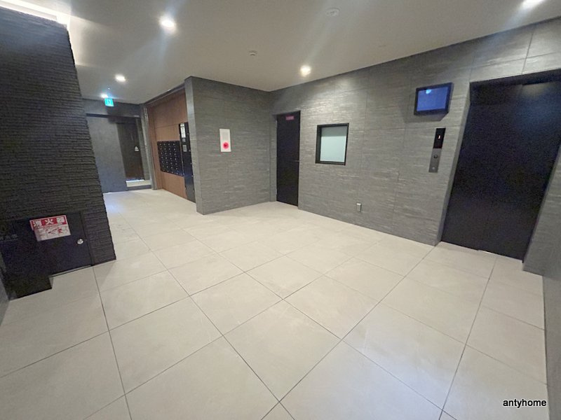 ファーストフィオーレ江坂垂水町Ⅱ　仲介手数料無料のロビー