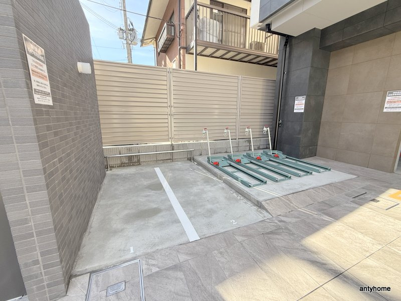 ファーストフィオーレ江坂垂水町Ⅱ　仲介手数料無料の駐車場