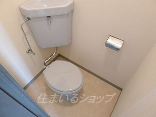 河原マンションK-5のトイレ|シャワートイレあり（写真は取付前）
