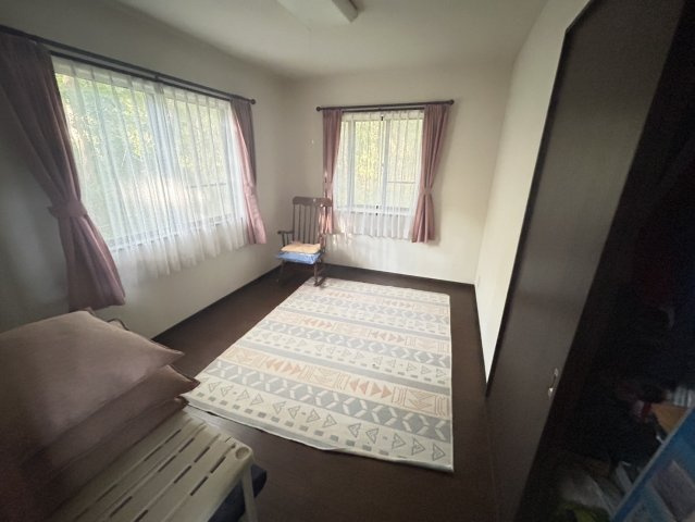 別荘利用に♪ウッドデッキでBBQ♪週末はミニキャンプ♪高久丙の洋室|使い勝手のいい洋室です