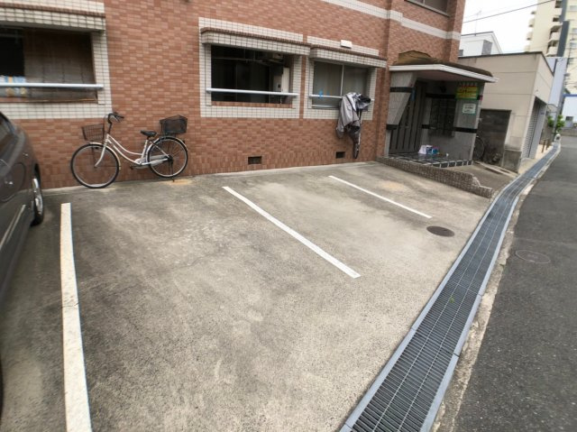 ラデファンスの駐車場