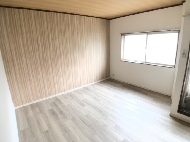 ラデファンスの洋室