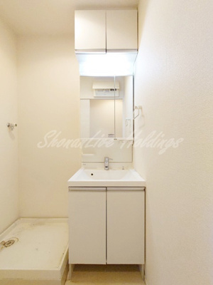 【洗面所】 | オークデンヴィラ | 明るい洗面所です