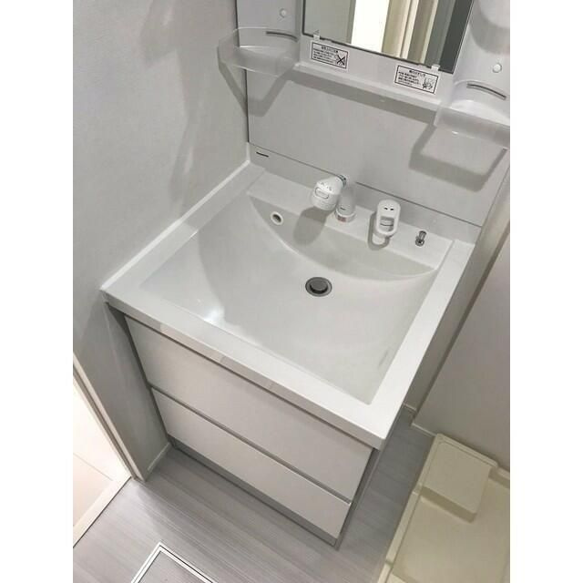 江戸川区松島４丁目のアパートの独立洗面台