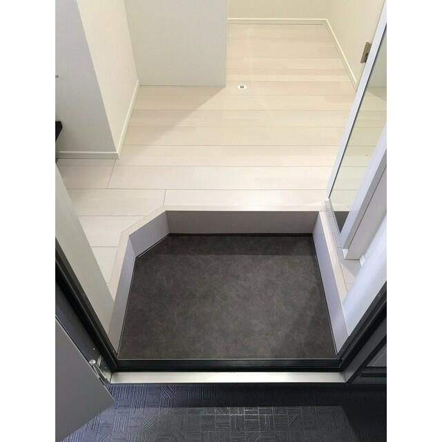 江戸川区松島４丁目のアパートの玄関