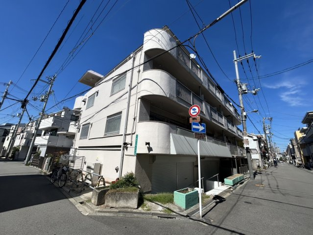 メゾンエルムの外観