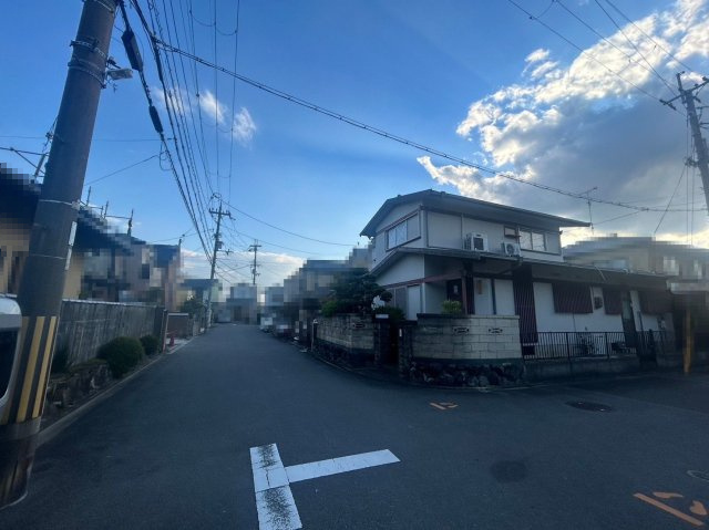 【成約済】京都市西京区大原野鳥見町の前面道路含む現地写真|車通りが少なく、お子様の通学も安心です(^^♪
