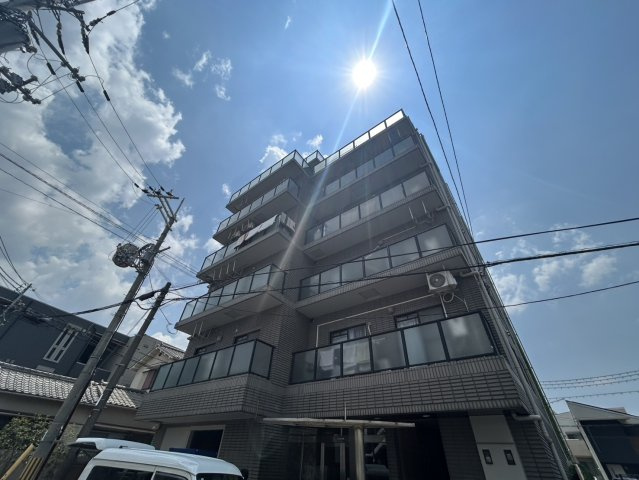 エル三津屋の外観
