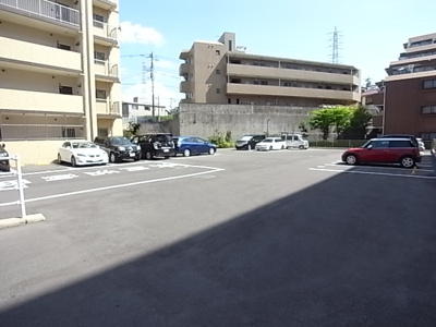 【駐車場】 | サンピタリア東船橋 | 駐車スペースもあります