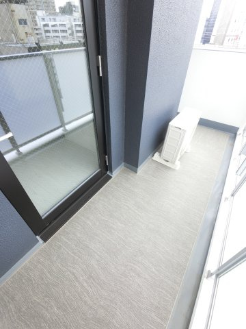 Alivis船橋Eastのバルコニー