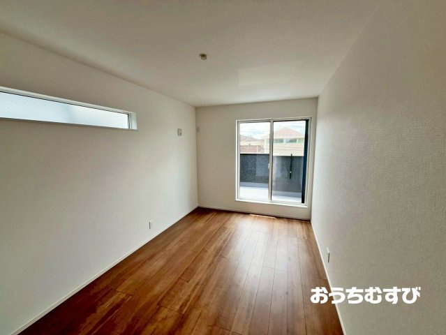 春日井市東野町西第1(全4棟)の洋室