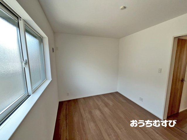 春日井市東野町西第1(全4棟)の洋室