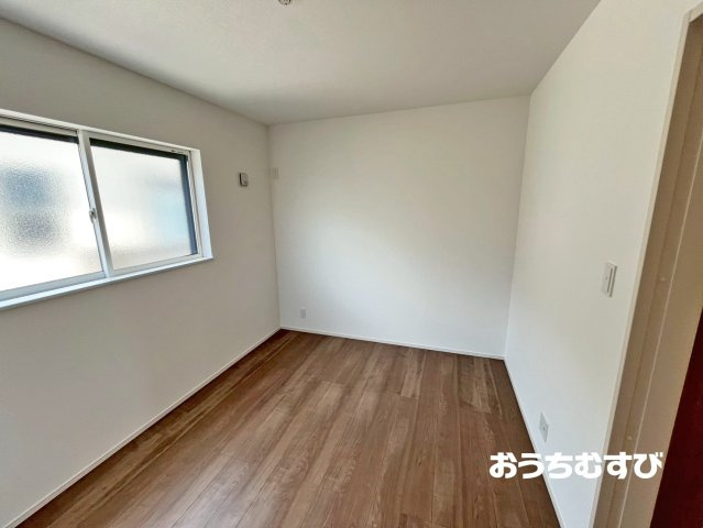 春日井市東野町西第1(全4棟)の洋室