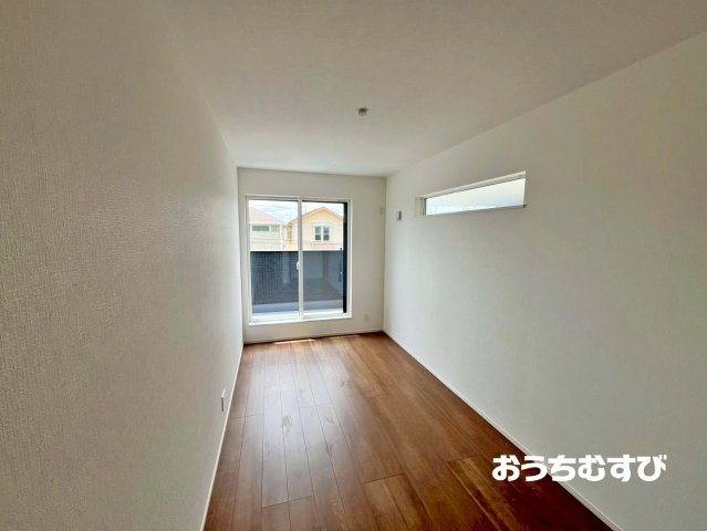 春日井市東野町西第1(全4棟)の洋室