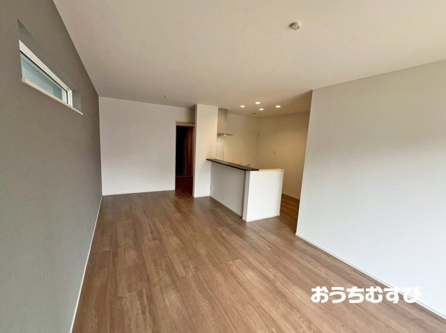 春日井市東野町西第1(全4棟)の居間・リビング