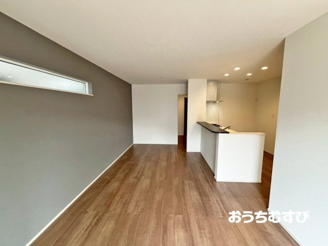 春日井市東野町西第1(全4棟)の居間・リビング