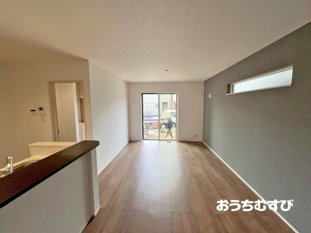 春日井市東野町西第1(全4棟)の居間・リビング