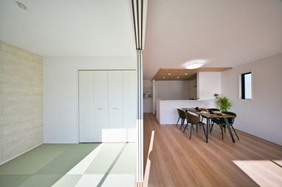 【和室】 | 大泉町吉田2期2棟 グラファーレ　1号棟 | 和室は居室としてはもちろんお子様の遊び場としてもピッタリです♪