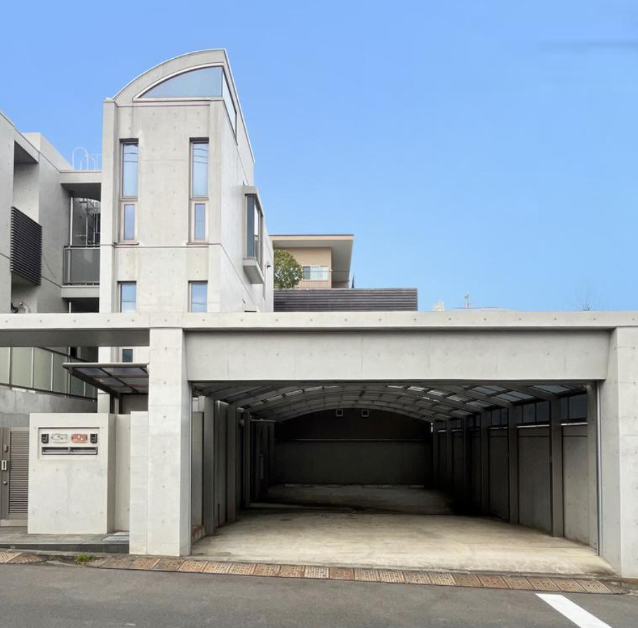 横浜市港北区日吉本町5丁目 中古戸建て【仲介手数料無料】カースペース4台の外観