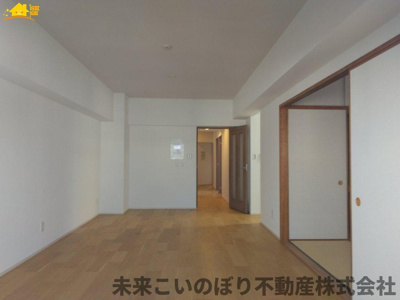 【居間・リビング】 | アーバンみらい東大宮東二番街９号棟 | 解放感のある広々LDKで大切な家族との時間が過ごせます。