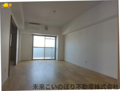 【居間・リビング】 | アーバンみらい東大宮東二番街９号棟 | 一日の中で多くの時間を過すことになるリビングダイニングだからこそ、いつも穏やかな空間であることが必然。爽やかな通風と採光を存分に感じる事が出来る空間です。