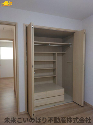 【収納】 | 蓮田市閏戸中古戸建 | 各居室には十分な収納スペースを確保。お部屋全体を広々と使うことができます。