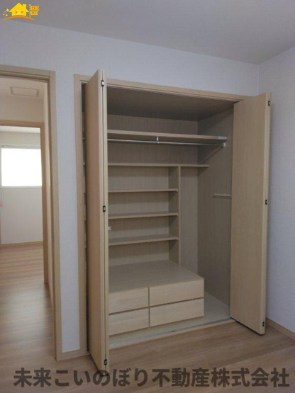 【収納】 | 蓮田市閏戸中古戸建 | 各居室には十分な収納スペースを確保。お部屋全体を広々と使うことができます。