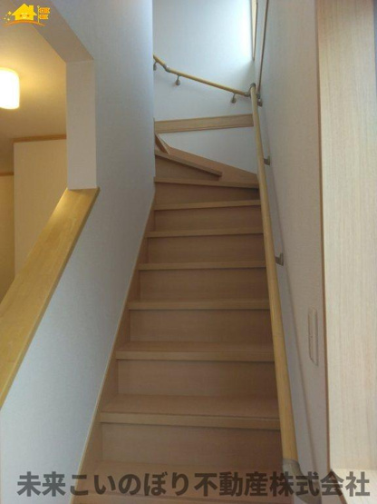 【内装】 | 加須市東栄2丁目中古戸建て | 階段スペースには手すりがついており安心です