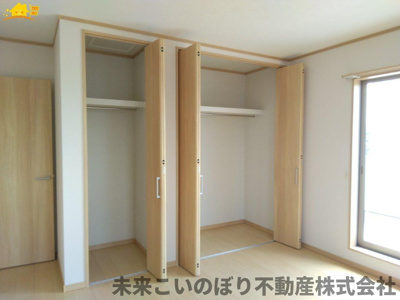 【収納】 | 加須市東栄2丁目中古戸建て | たっぷり収納力のあるクローゼットです！
余計な家具を置かずに済みます！