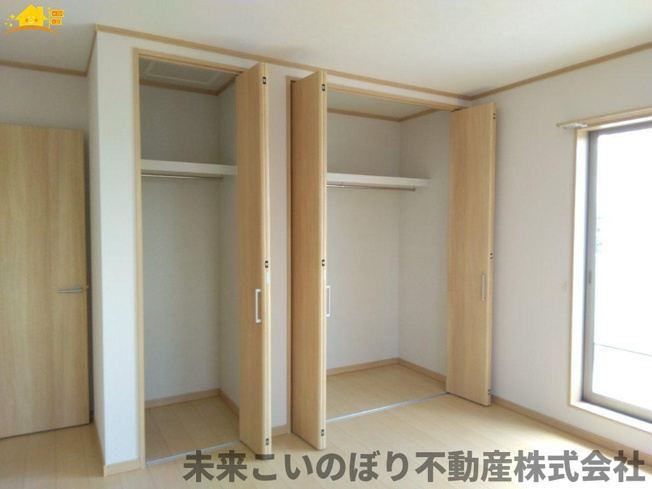 【収納】 | 加須市東栄2丁目中古戸建て | たっぷり収納力のあるクローゼットです！
余計な家具を置かずに済みます！