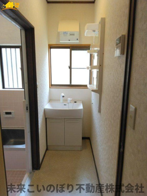 【独立洗面台】 | 加須市下樋遣川中古戸建て | 朝の身支度には欠かせない独立洗面化粧台