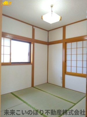 【和室】 | 加須市下樋遣川中古戸建て | 家事の合間にちょっとひと休み♪足をのばして寛げる和室♪客間やキッズスペースにも最適です♪