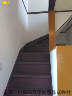 【内装】 | 加須市下樋遣川中古戸建て | 階段スペースには手すりがついており安心です
