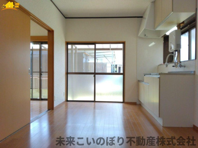 【居間・リビング】 | 加須市下樋遣川中古戸建て | ゆったりとした居間です