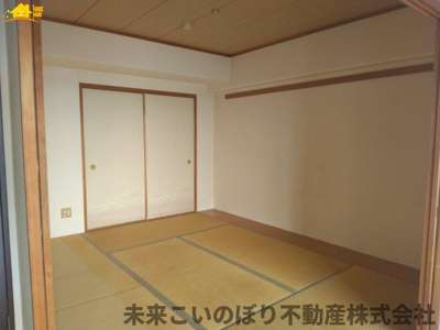 【和室】 | ライオンズガーデン花崎A棟 | 家事の合間にちょっとひと休み♪足をのばして寛げる和室♪客間やキッズスペースにも最適です♪