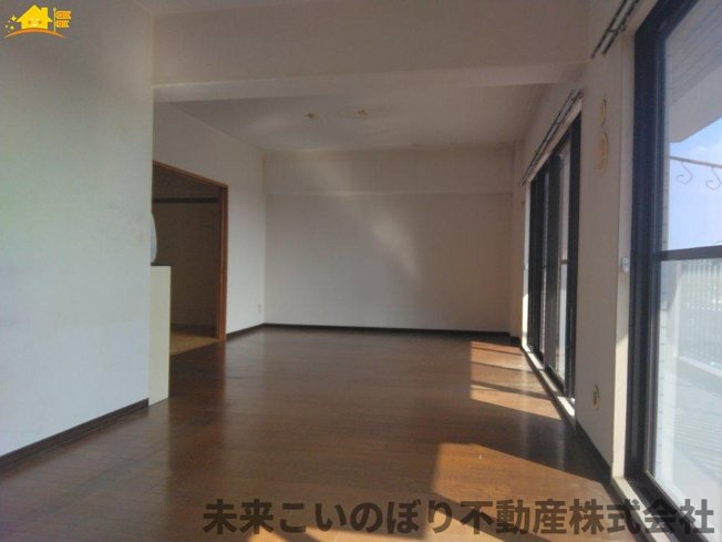 【居間・リビング】 | ライオンズガーデン花崎A棟 | 解放感のある広々LDKで大切な家族との時間が過ごせます。